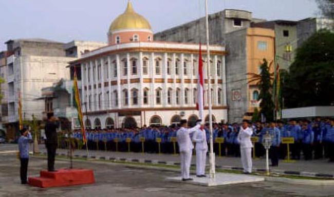Bupati Suyatno Pimpin Upacara HUT Ri ke-70